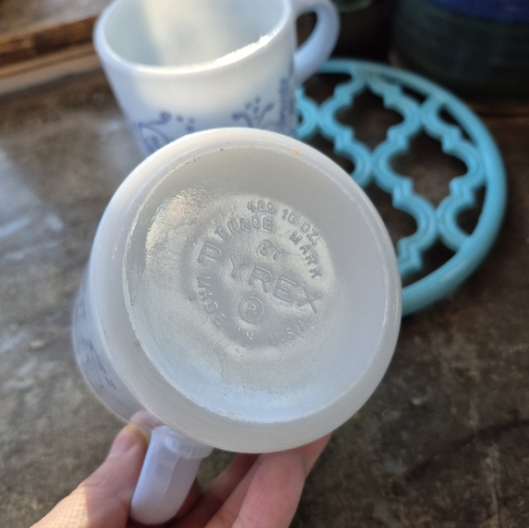 2 Vintage Pyrex Brittany Blue Flower 489 10 oz. Tea Cups Coffee Mugs 1967 USA - Picture 12 of 12